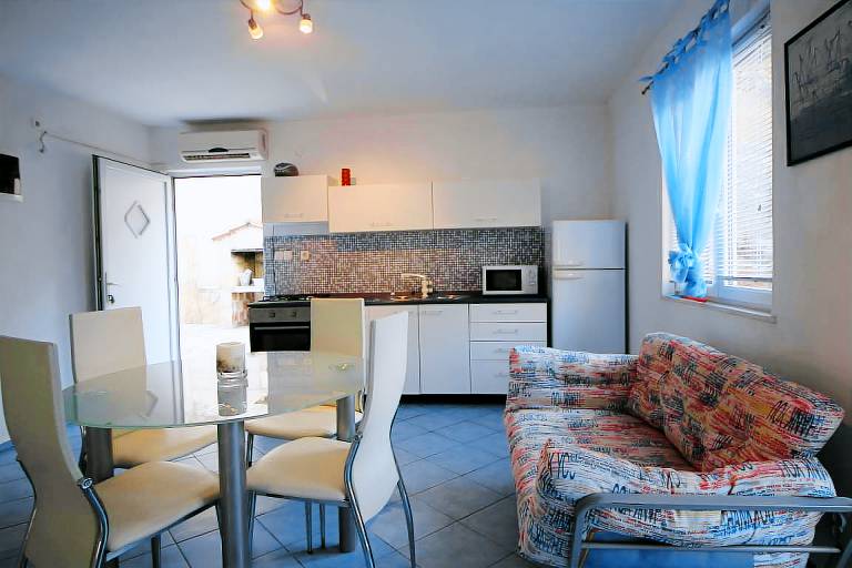 Rental apartment with terrace & barbeque | Sea view — photo 2