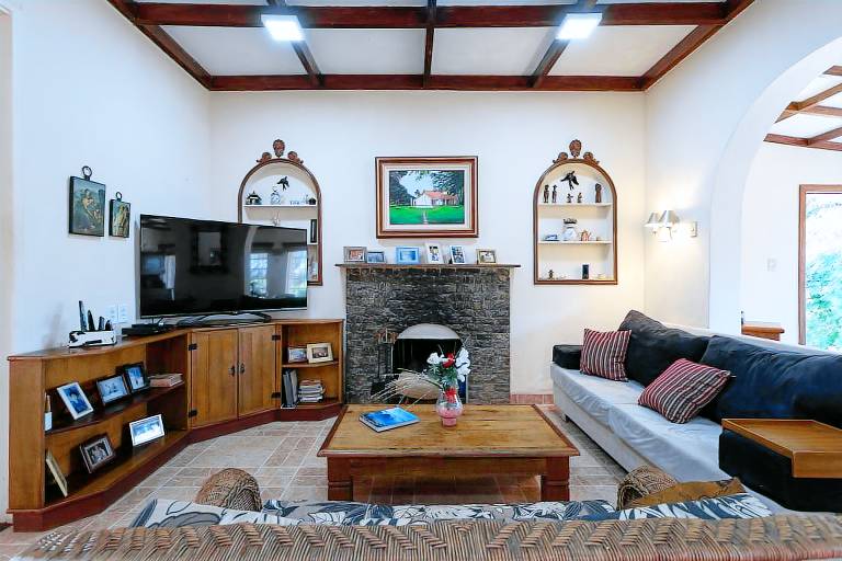 Family-oriented big vacation home with barbecue & private pool | Pets are welcome — photo 3