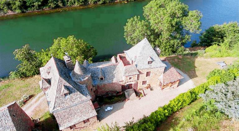 Chateau de Salamon - plage privee in Millau