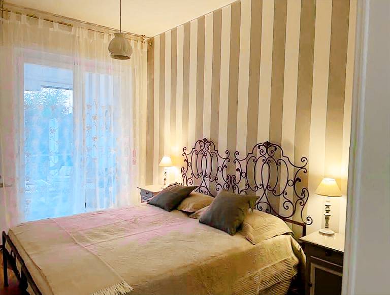 Rental apartment with yard — photo 4