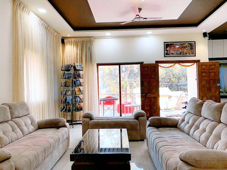 Charming villa with hot tub, pool & barbeque | Perfect for remote work | Dogs allowed — photo 3
