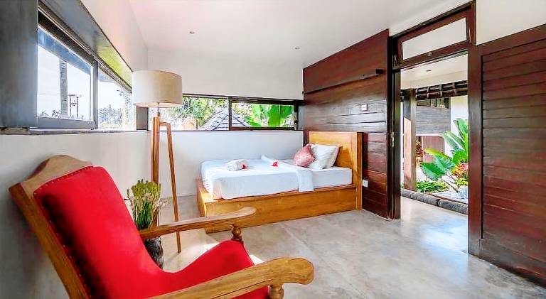 Villa with pool | Pet-friendly — photo 2