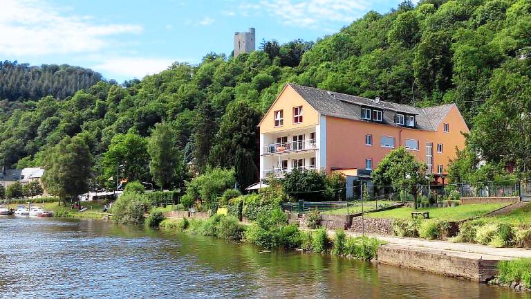HAUS AM FLUSS
