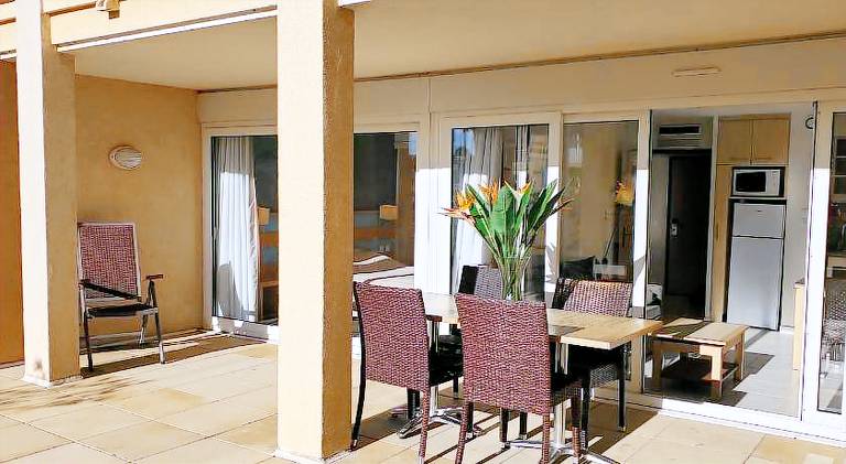Holiday apartment with pool | Close to the beach | Dogs allowed in Fréjus
