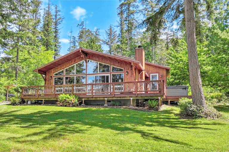 House  Anderson Island