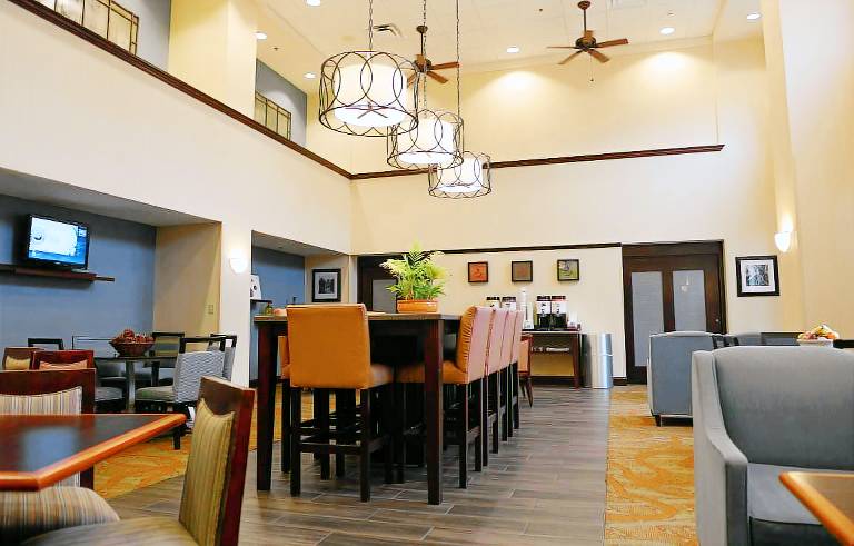 Hampton Inn & Suites Knoxville/North I-75 — photo 4