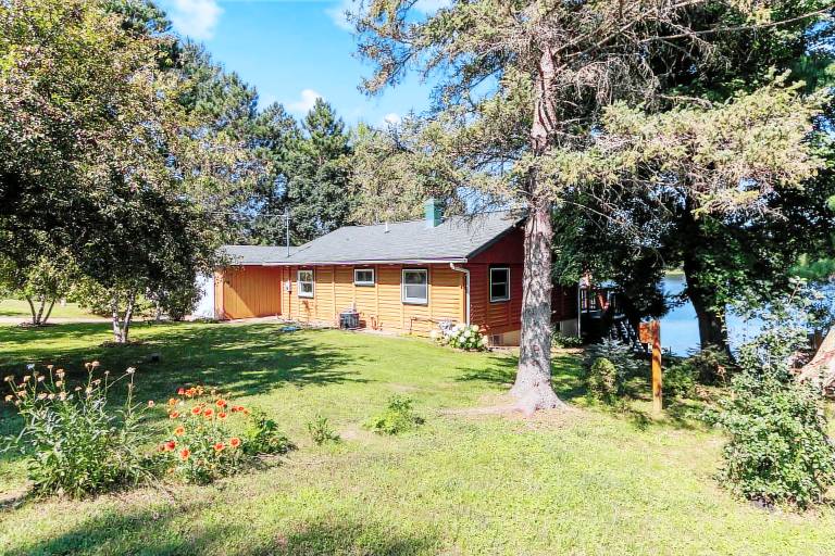 Cottage Iola