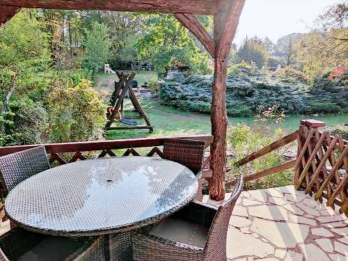 Domaine Pagel Gite nature piscine chauffee vaste jardin avec activites enfants — photo 4
