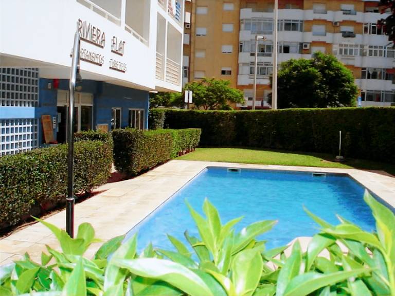 Apartment with yard & pool in Portimão