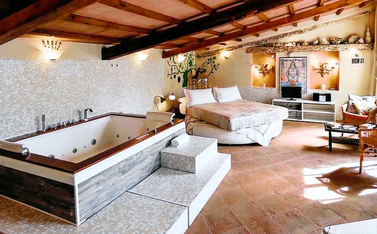 Il Palazzino, beautiful Villa on an olive hillside with sea views: Suite "Private Spa" — photo 2
