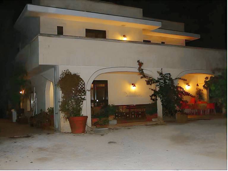 Farm with yard & terrace in Fasano