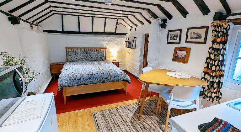 Cobweb Cottage Studios — photo 2