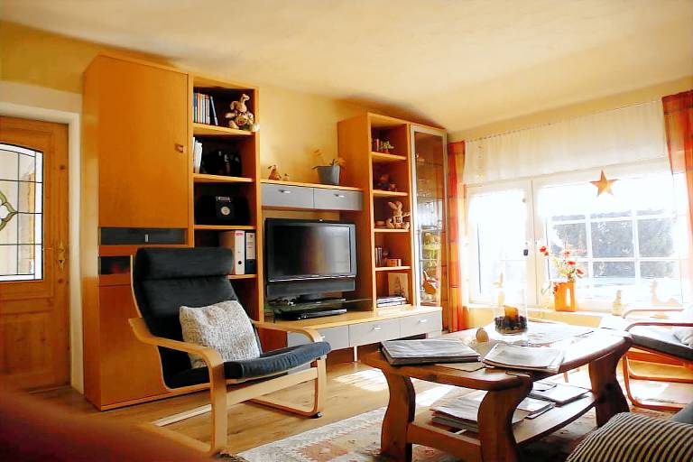 Vacation home with yard & sauna — photo 3