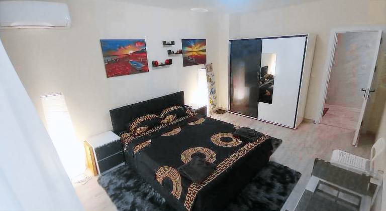 Apartment with terrace — photo 2