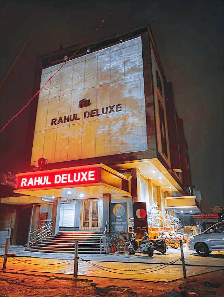 Hotel Rahul Deluxe