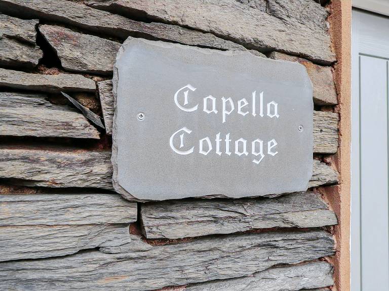 Cottage with yard — photo 3