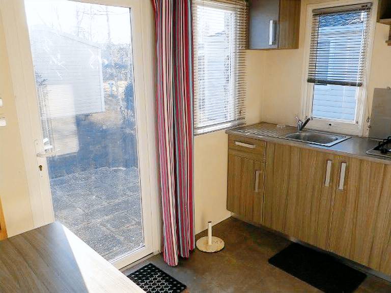 Mobile home with pool — photo 5
