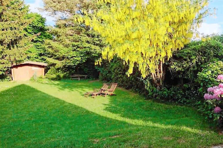 Vacation home with yard, grill & terrace — photo 5