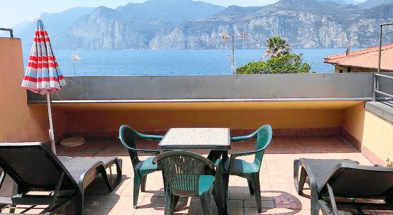 Rental apartment with 2 rooms for 5 persons in Malcesine