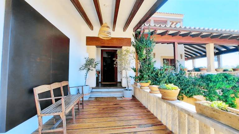 Fully equipped spacious house with yard, pool & terrace | Sea view | Close to the beach | Suitable for remote work | Pet-friendly — photo 5