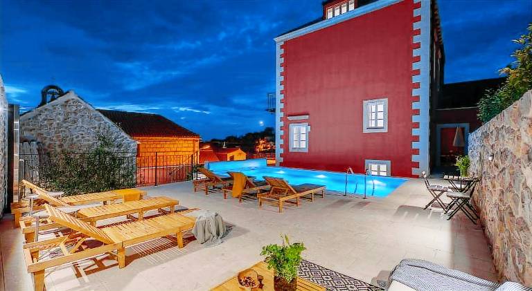 Lovely rental apartment with patio, private pool & yard | Suitable for remote work | Pets allowed — photo 2