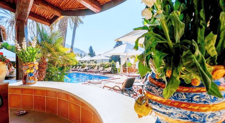 Beautiful farm with pool, garden & jacuzzi | Pets allowed — photo 3