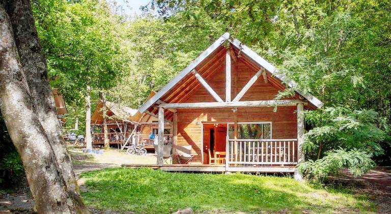 Charming tent with terrace, pool & garden | Pets are welcome in Versailles