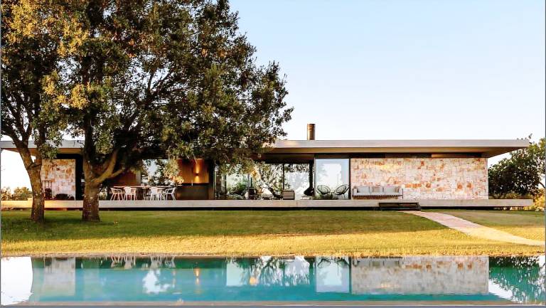 House with BBQ, yard & private pool | Suitable for remote work in Ostuni