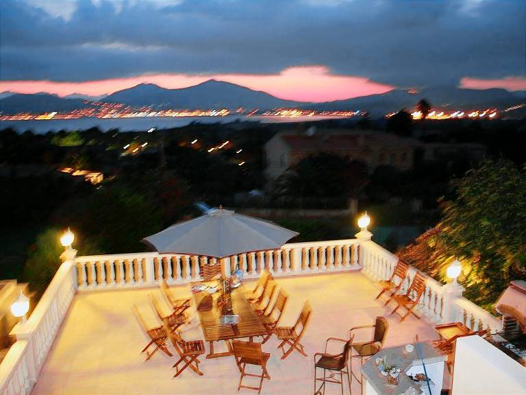 Family-oriented villa with yard, patio & private pool | Pool view | Dogs allowed — photo 2