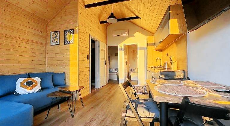 Lodge with grill, yard & terrace — photo 3