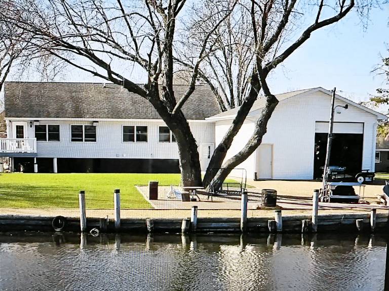 House Oshkosh