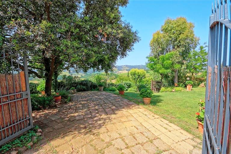Children-friendly villa with private pool & garden | Dogs allowed — photo 5