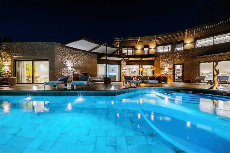 Child-friendly villa with private pool, yard & BBQ | Beach view | Dogs allowed — photo 5