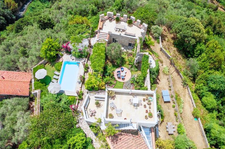 Villa with patio, grill & yard | Panoramic view — photo 4