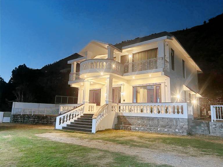Vacation home with 1 room for 7 persons in Bhimtal