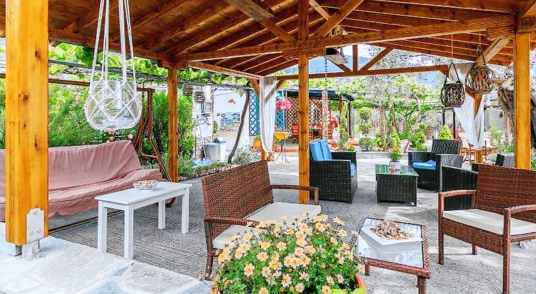 Serviced apartment with garden, barbeque & terrace — photo 4