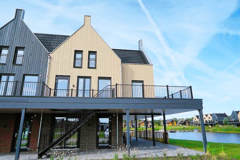 Luxury 3 bedroom apartment with balcony