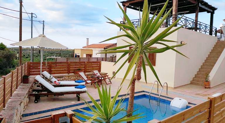 Fully equipped villa with jacuzzi, private pool & patio | Pets are welcome in Rethymno