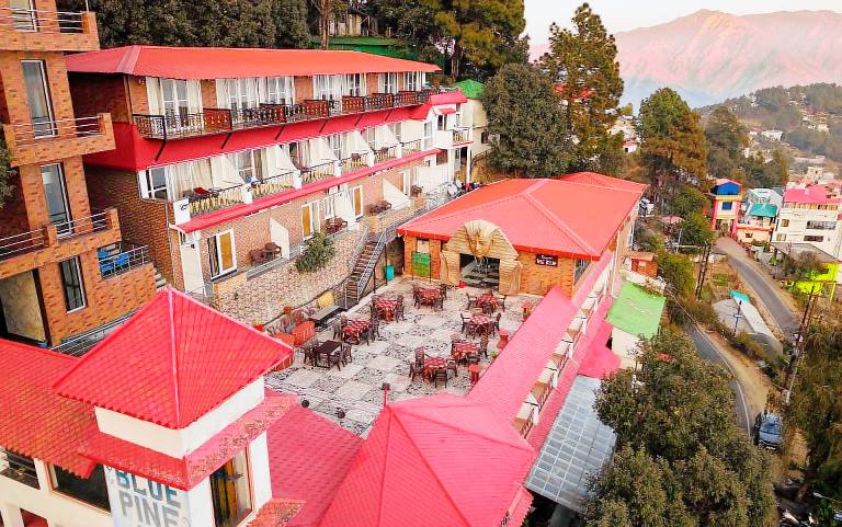 Blue Pine Resort Lansdowne