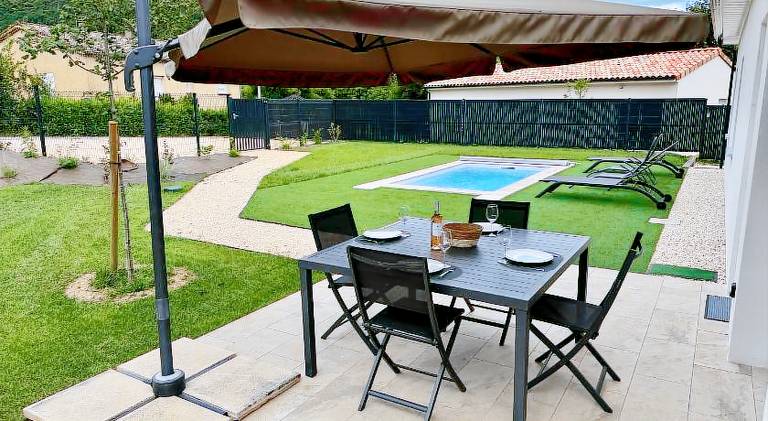 Villa with private pool, terrace & yard — photo 5