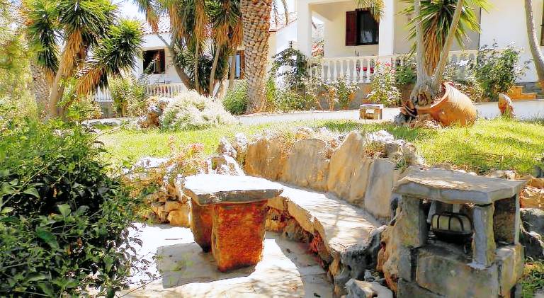 Kazamia Apartments with Sharing Pool — photo 4