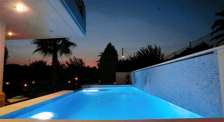 110 m&sup2; Villa