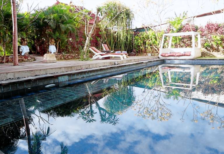 Pleasant vacation home with yard, patio & pool | Close to the beach | Perfect for remote work | Dogs allowed — photo 5