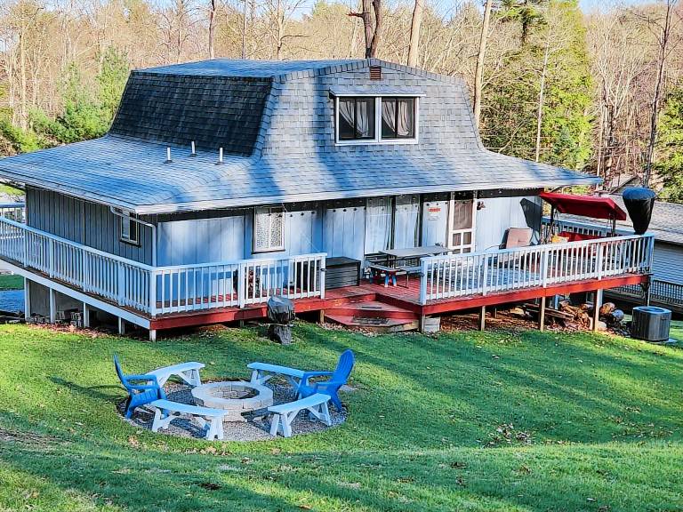 House  Treasure Lake