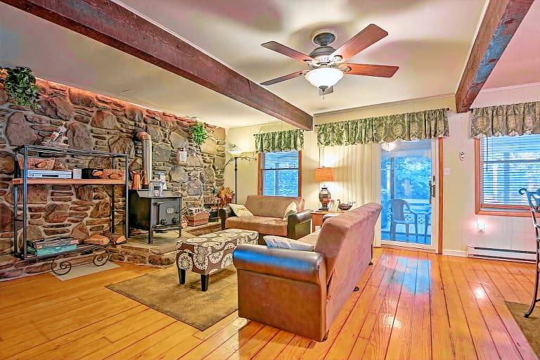 House  Lake Wallenpaupack
