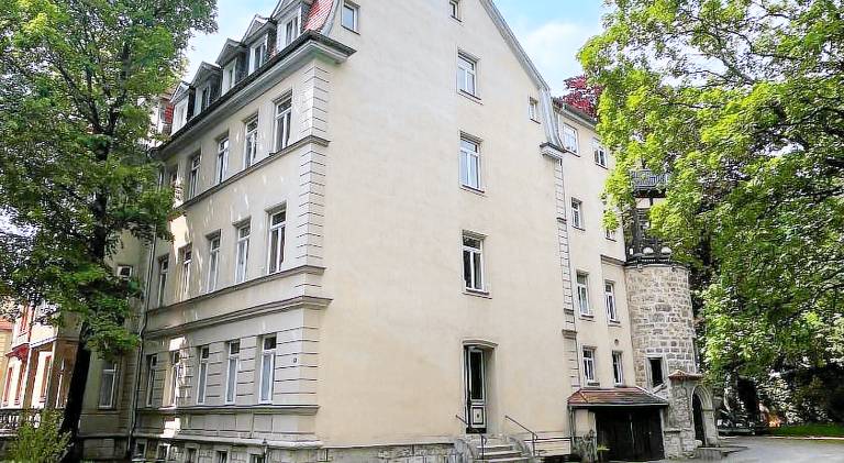 Holiday apartment with yard — photo 3