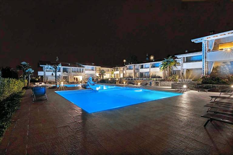 Family-oriented wonderful rental apartment with pool, yard & terrace | Dogs allowed — photo 3