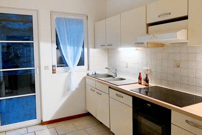 Holiday apartment with grill & yard — photo 3