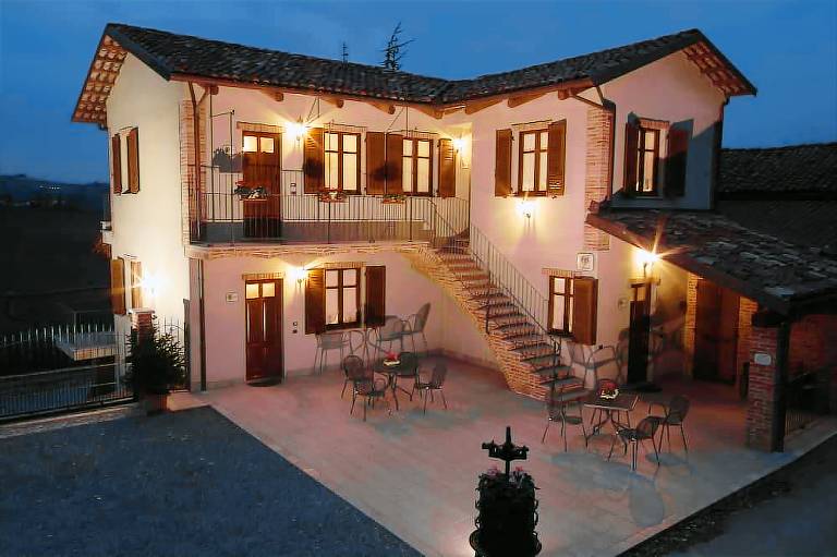 Agriturismo  Serralunga d'Alba
