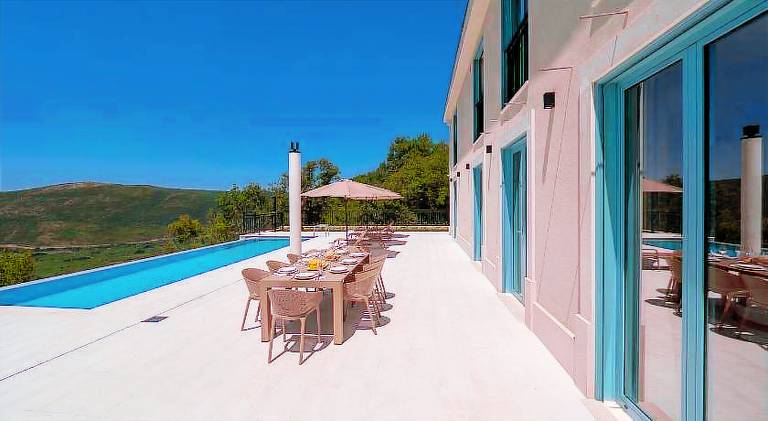 Villa with pool — photo 5